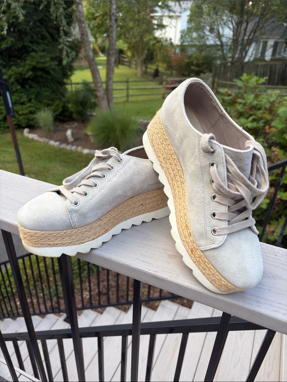 Steve Madden Beige Suede Platform Lace-Up Sneakers